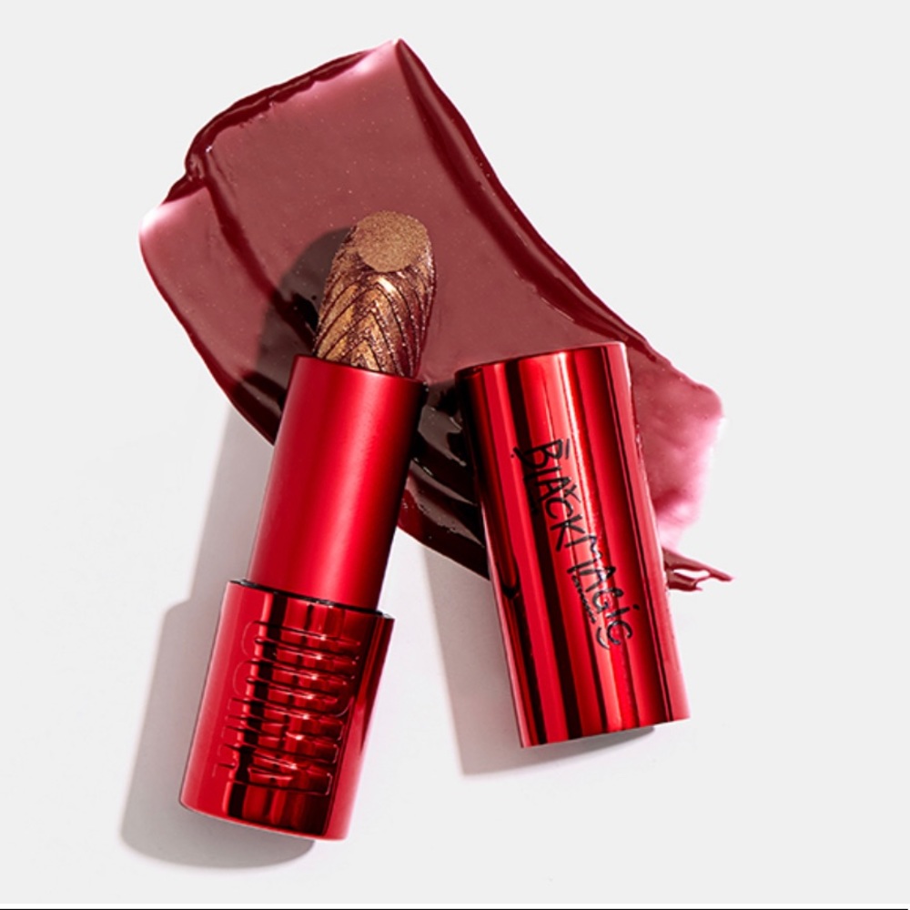 UOMA
Black Magic Hypnotic Impact High Shine Lipstick in LOVE